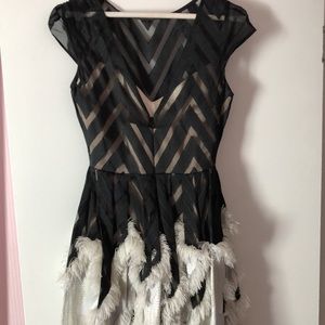 Lela Rose Knee Length cap sleeve chevron feather dress